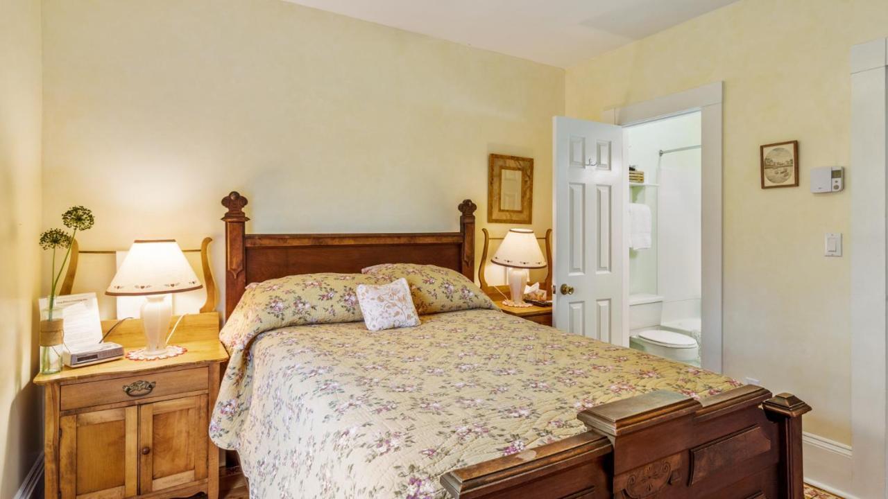 Bayview Pines Country Inn B&B Мехоун-Бей Екстер'єр фото