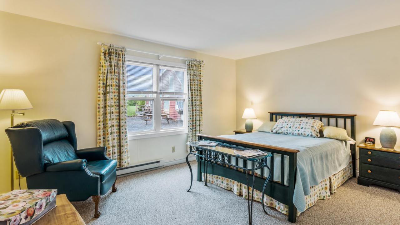 Bayview Pines Country Inn B&B Мехоун-Бей Екстер'єр фото