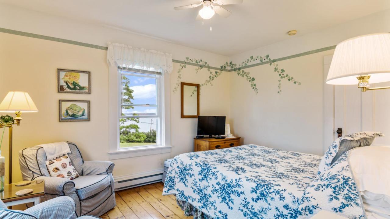 Bayview Pines Country Inn B&B Мехоун-Бей Екстер'єр фото