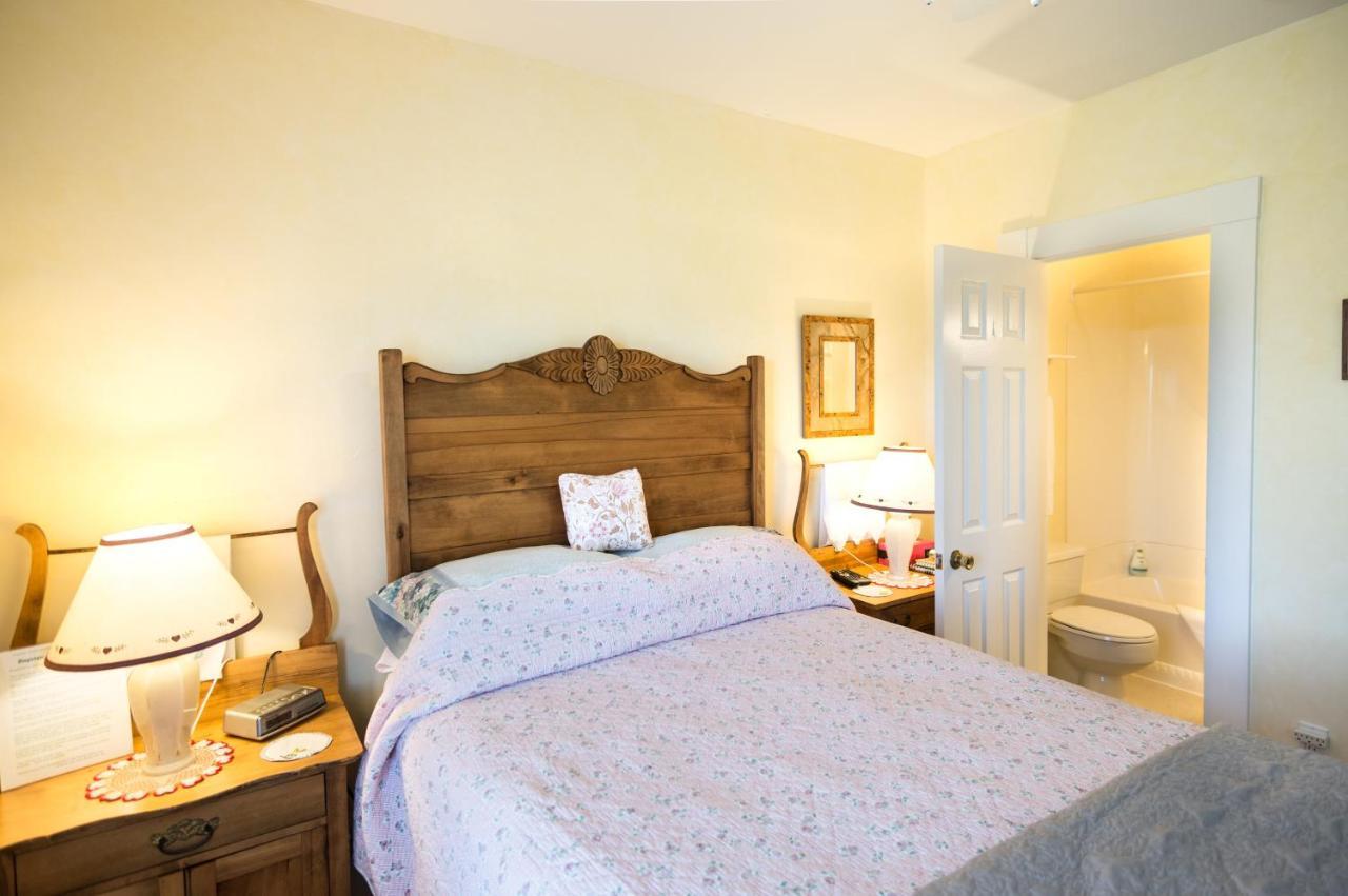 Bayview Pines Country Inn B&B Мехоун-Бей Екстер'єр фото